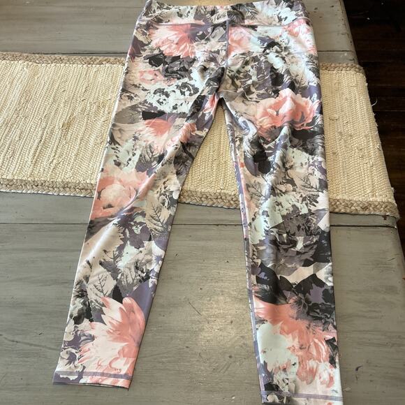 NWT Fabletics Gray Pink Rose Floral Portia Sport Bra Salar Legging Set XXL - Picture 9 of 10